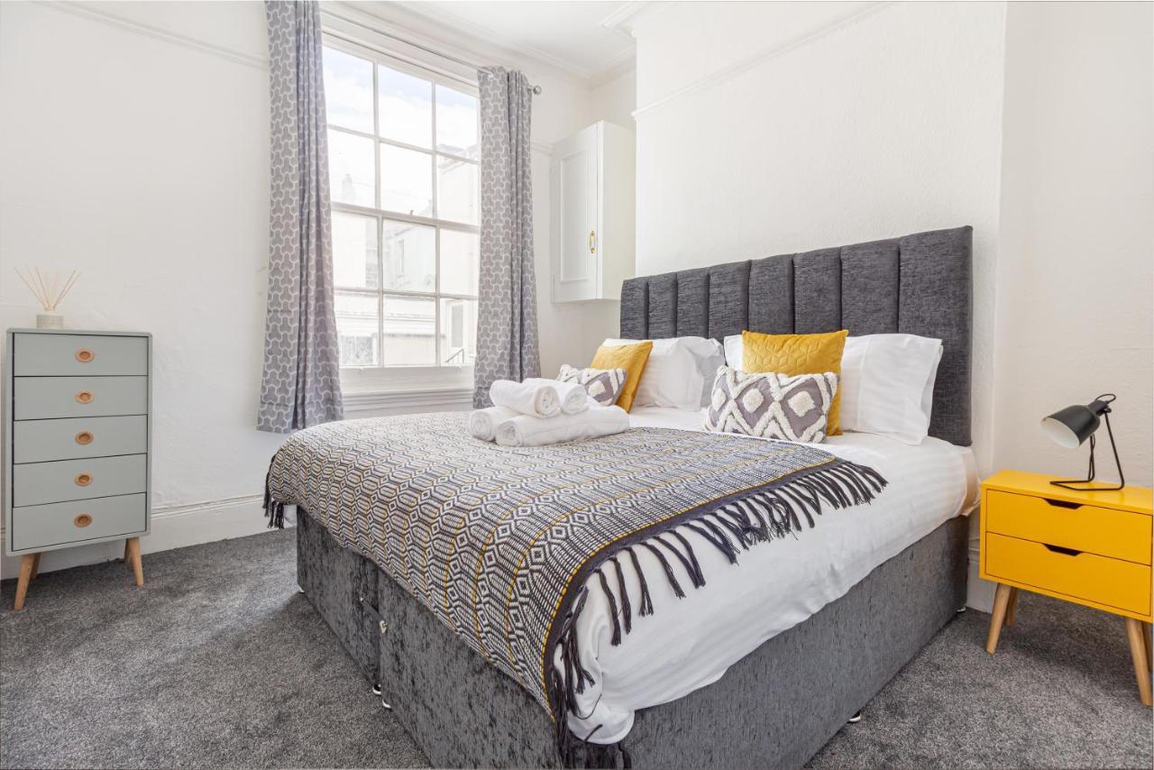 Host & Stay - Montpellier Villa Apartment 첼튼엄 외부 사진