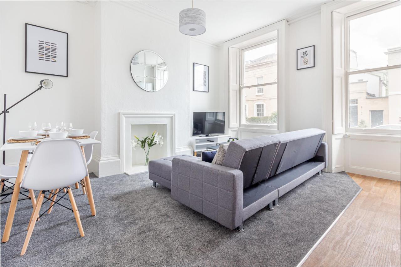 Host & Stay - Montpellier Villa Apartment 첼튼엄 외부 사진