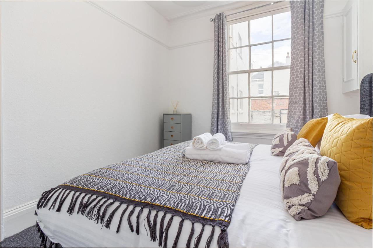 Host & Stay - Montpellier Villa Apartment 첼튼엄 외부 사진