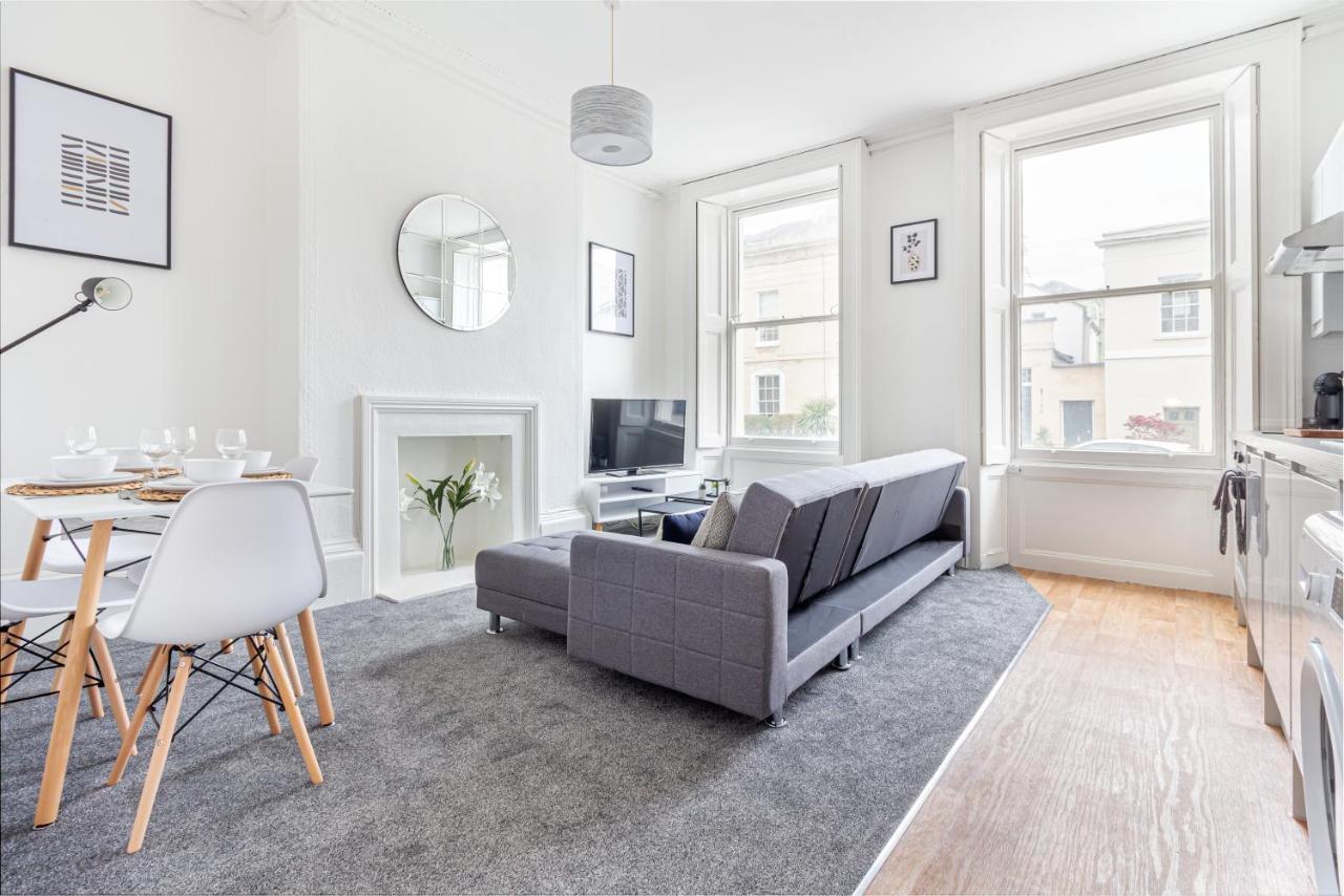 Host & Stay - Montpellier Villa Apartment 첼튼엄 외부 사진