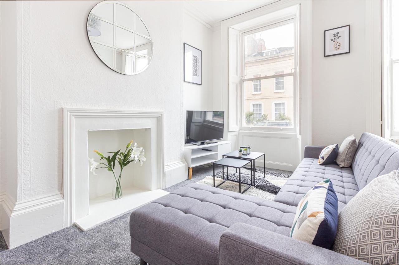 Host & Stay - Montpellier Villa Apartment 첼튼엄 외부 사진