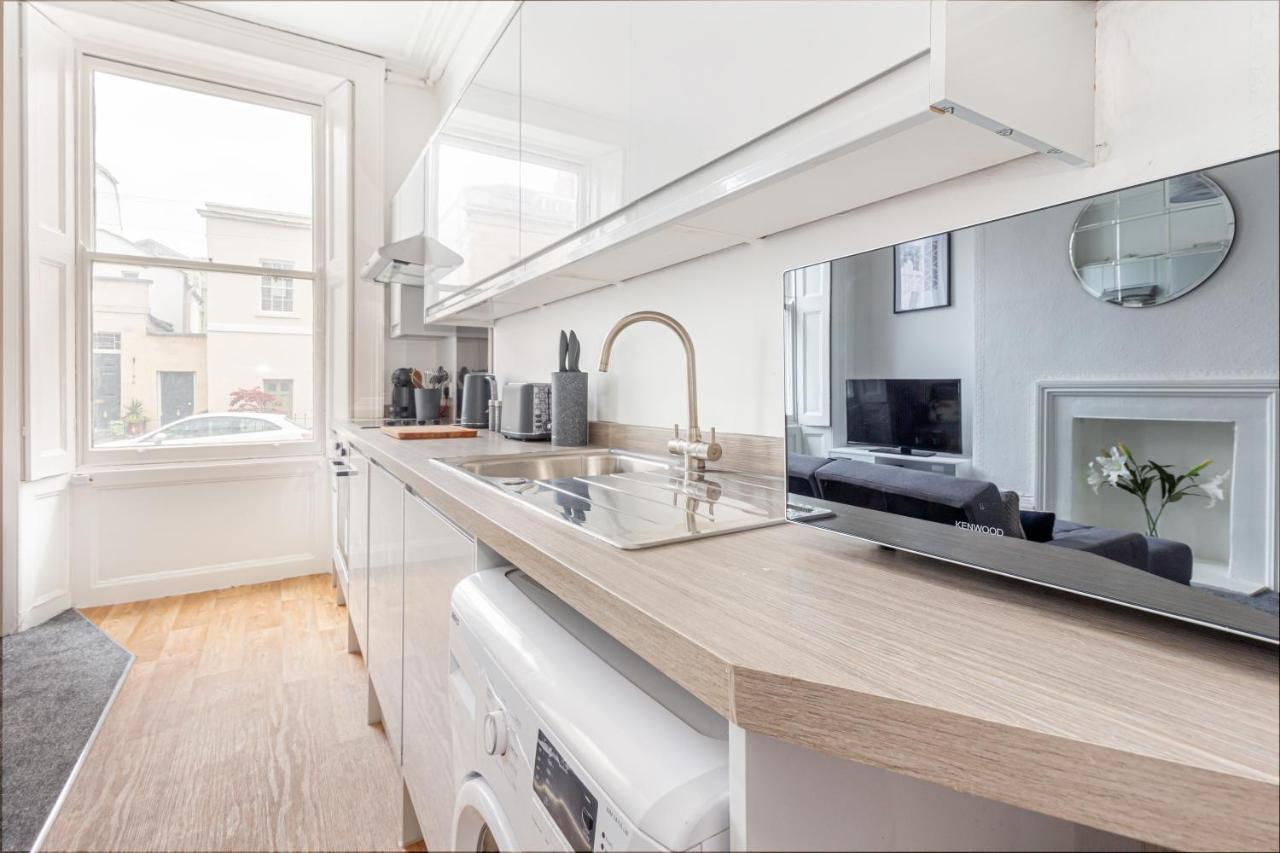 Host & Stay - Montpellier Villa Apartment 첼튼엄 외부 사진