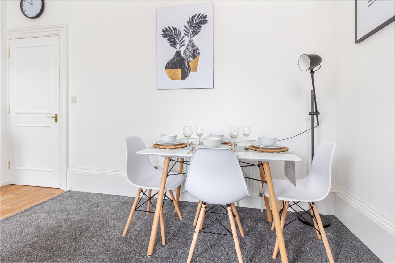 Host & Stay - Montpellier Villa Apartment 첼튼엄 외부 사진
