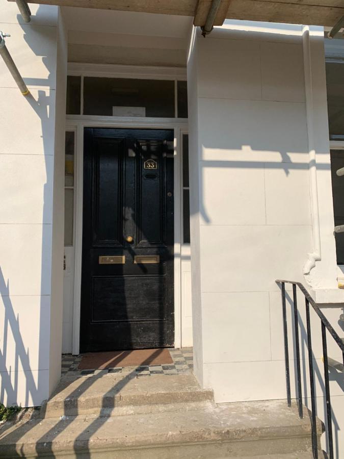 Host & Stay - Montpellier Villa Apartment 첼튼엄 외부 사진